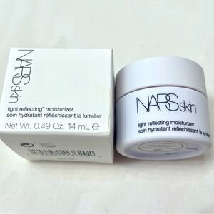 NARS Skin Light Reflecting Moisturizer NWT .49ml